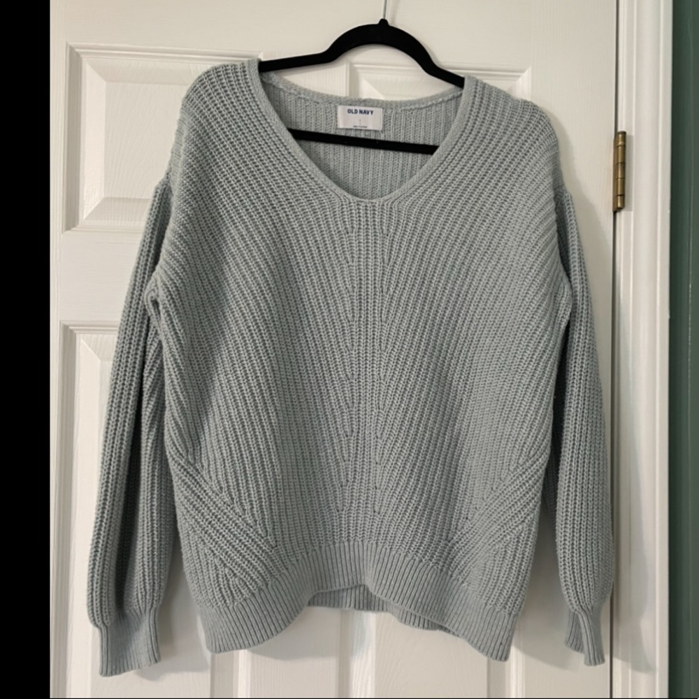 Old navy sweater
